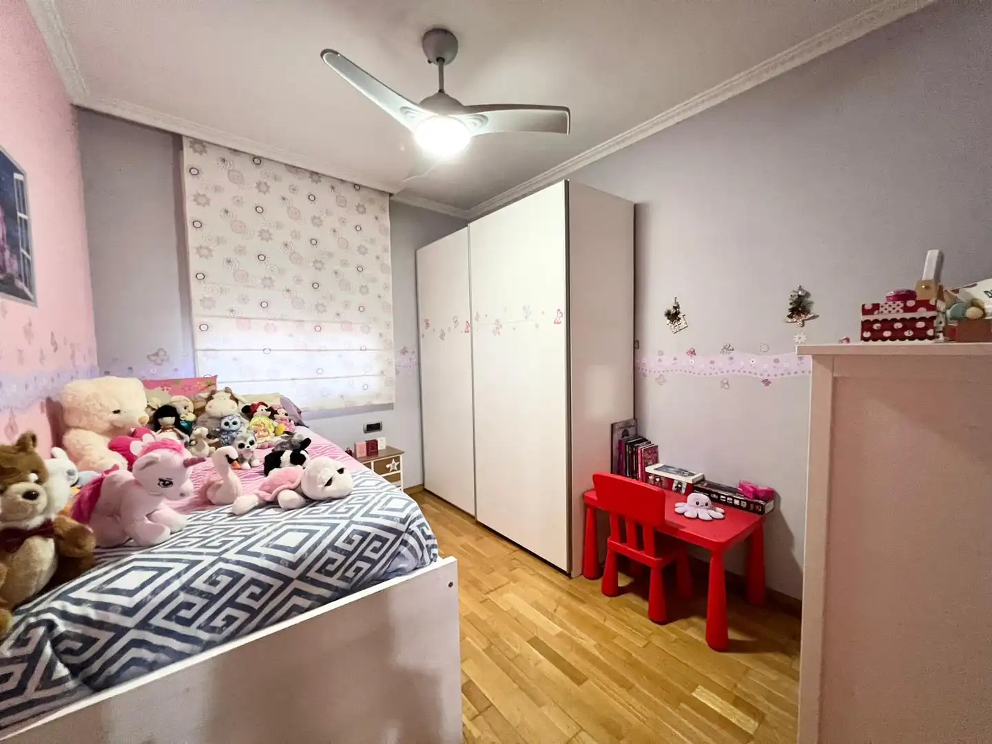 Dormitori de Dúplex en venda en L'Hospitalet de Llobregat amb Terrassa i Balcó