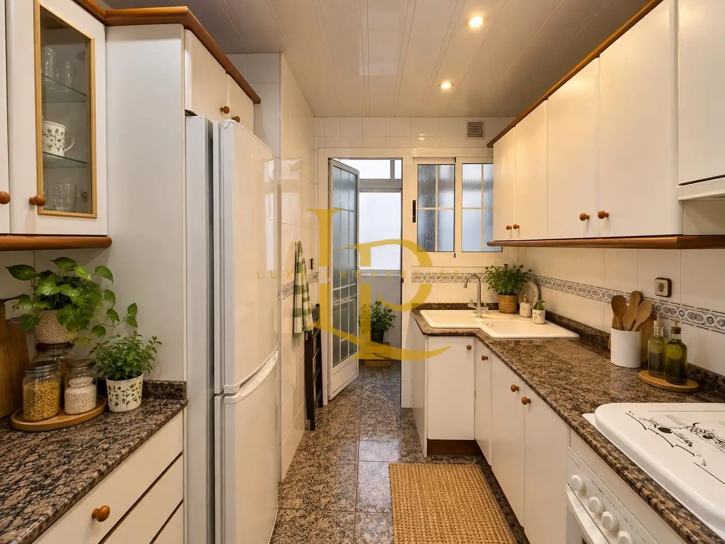 Cocina de Piso en venta en L'Hospitalet de Llobregat con Calefacción, Amueblado y Horno