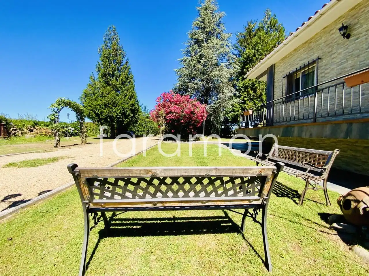 Jardín de Casa o chalet en venta en Carracedelo con Calefacción, Jardín privado y Terraza