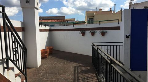 Casa grande y única de 6 dormitorios en el corazón de Pedreguer con características tradicionales y arquitectura clásica.