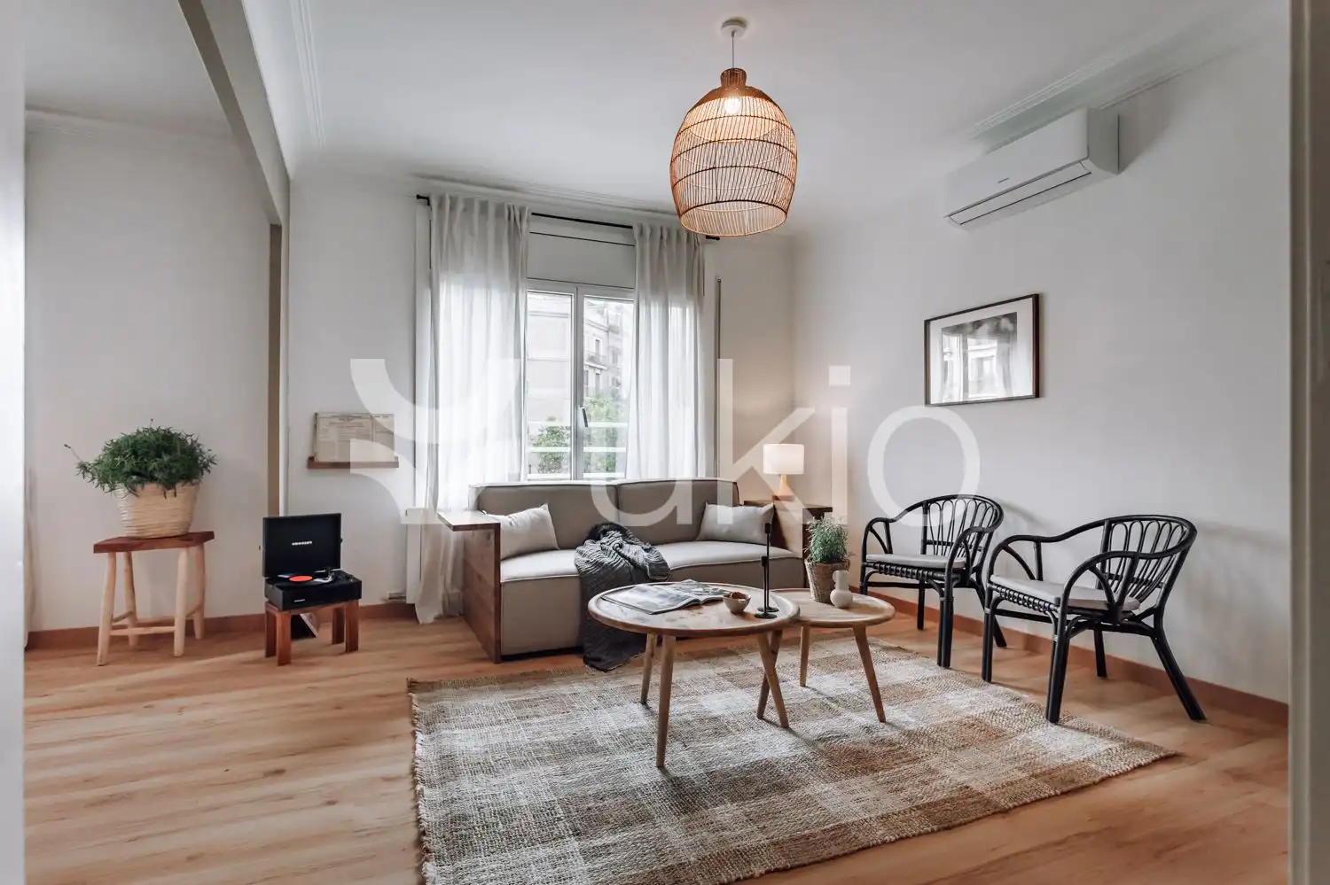 Apartment with lift to rent in Carrer de la Diputació, imagen 2