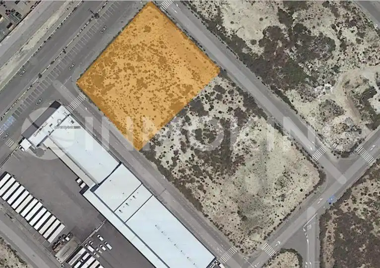Terreno industriale in vendita a CL POL INDUS EL SALADAR II 8