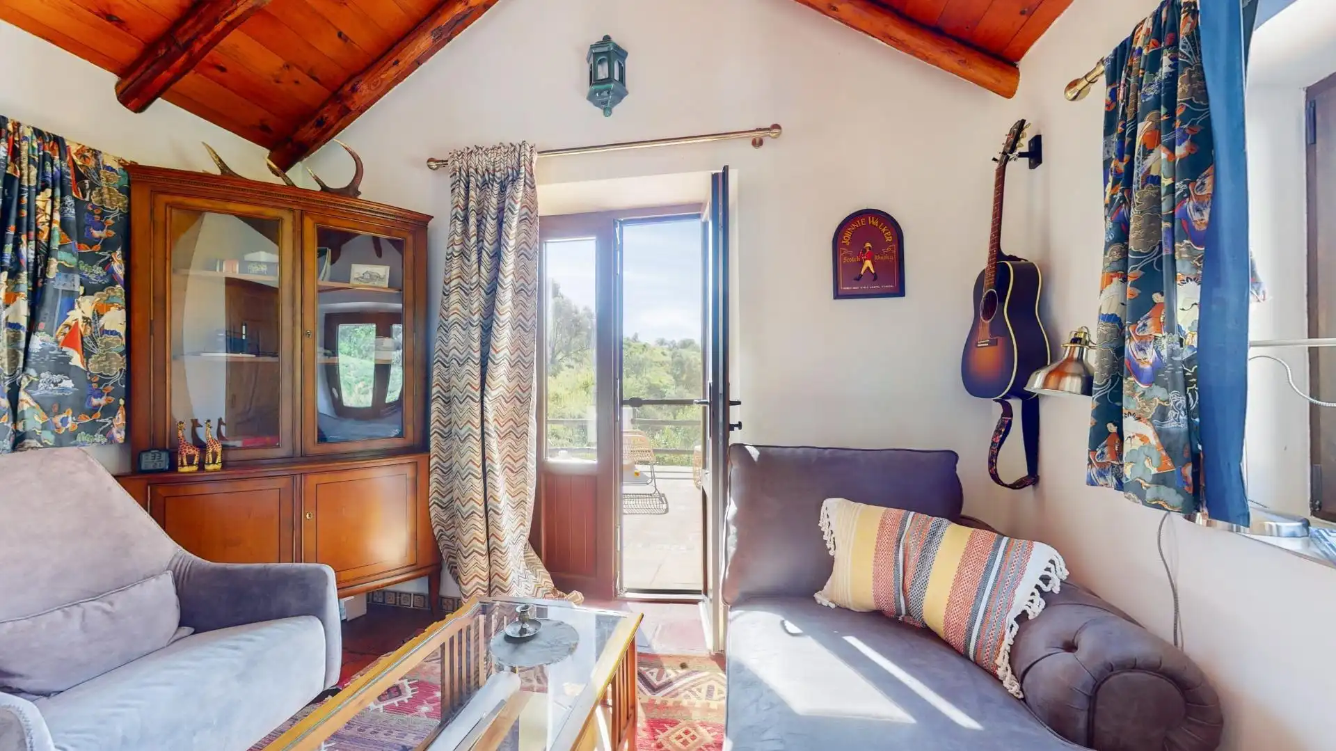 Sala d'estar de Finca rústica en venda en Casares amb Calefacció, Jardí privat i Terrassa