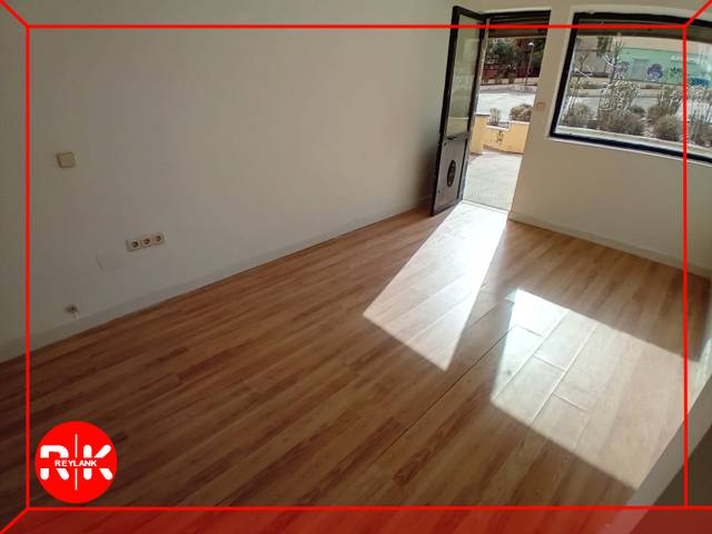 Local comercial en Alquiler en Plaza de Uruguay en La Espinilla - Parque Blanco