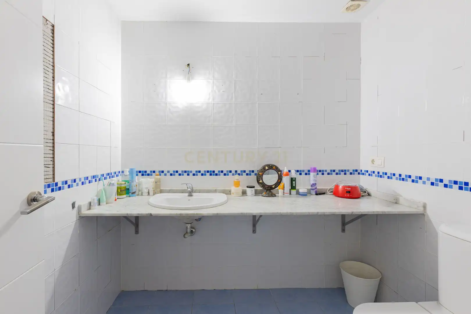 Badezimmer von Haus oder Chalet zum Verkauf in Canet de Mar mit Abstellraum, Schwimmbad und Ofen