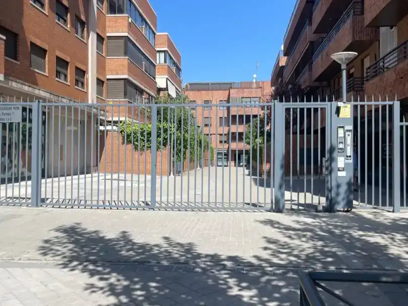 Außenansicht von Wohnung zur Miete in Avenida Europa