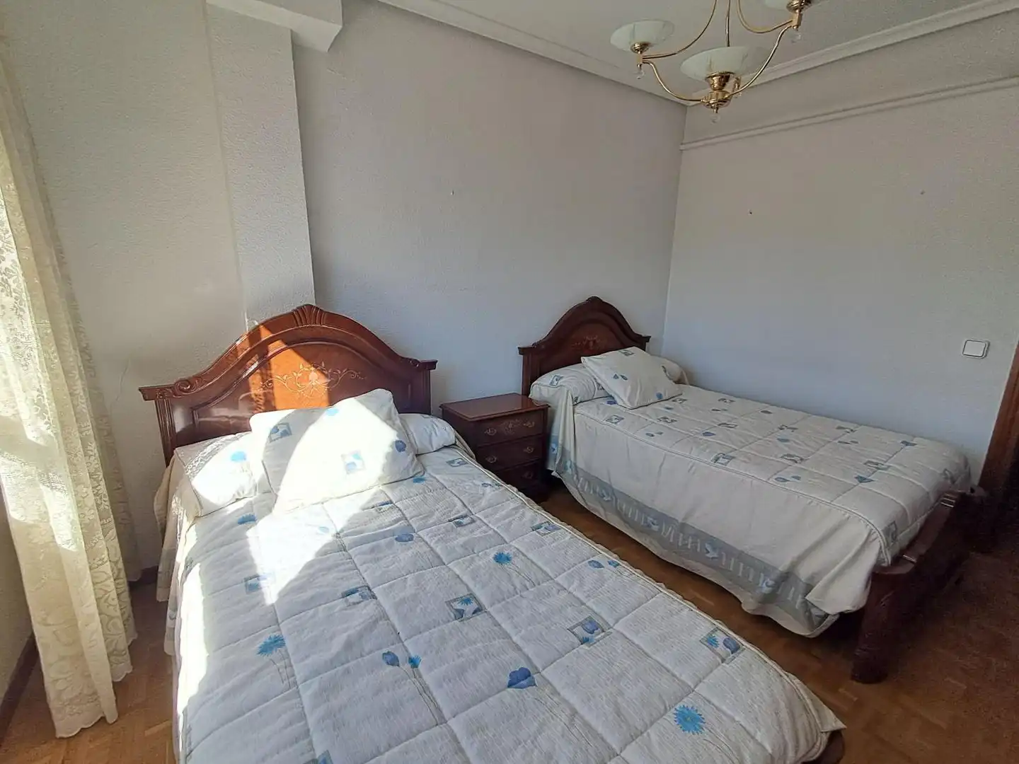 Habitación de Piso en venta en Valladolid con Calefacción, Parquet y Terraza
