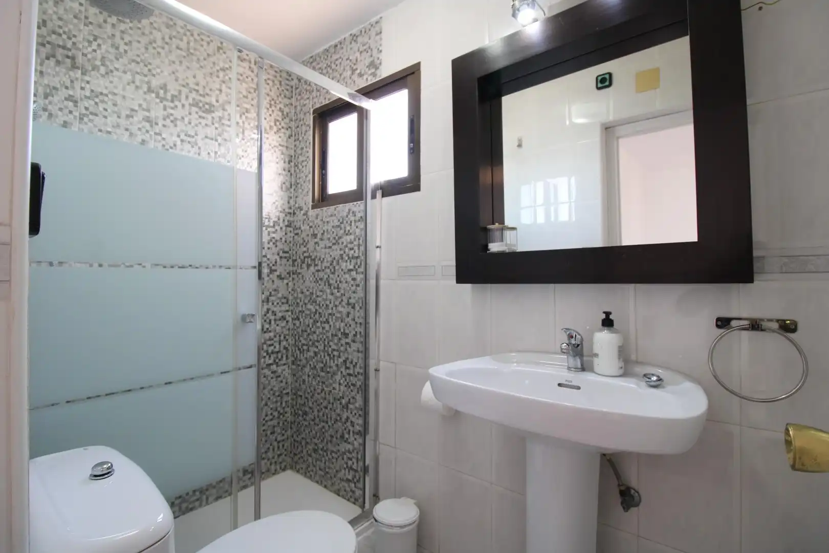 Bany de Àtic en venda en Alicante / Alacant amb Terrassa, Balcó i Piscina comunitària