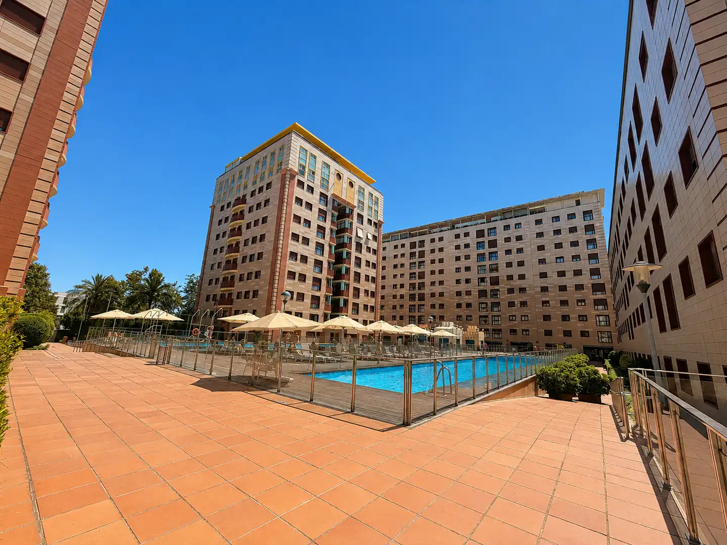 Swimming pool of Flat for sale in Sevilla  with Air Conditioner and Community pool