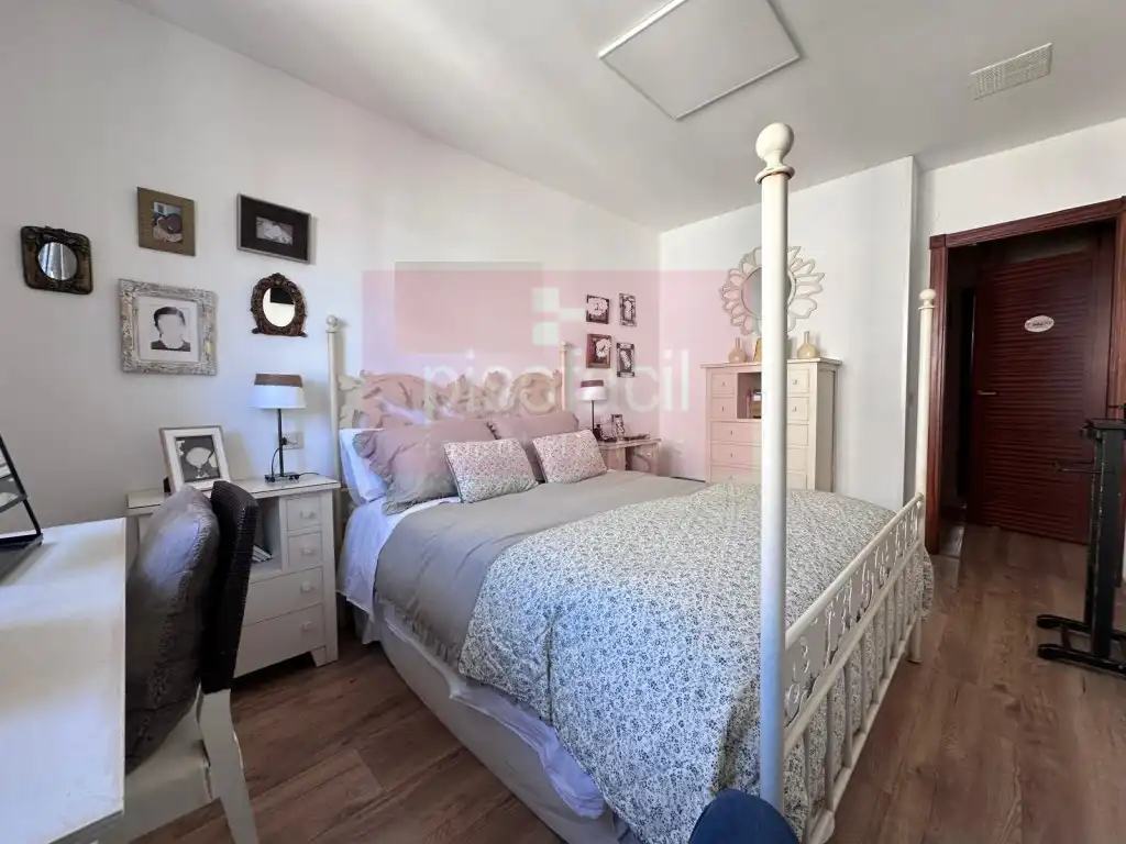 Bedroom of Flat for sale in Lugo