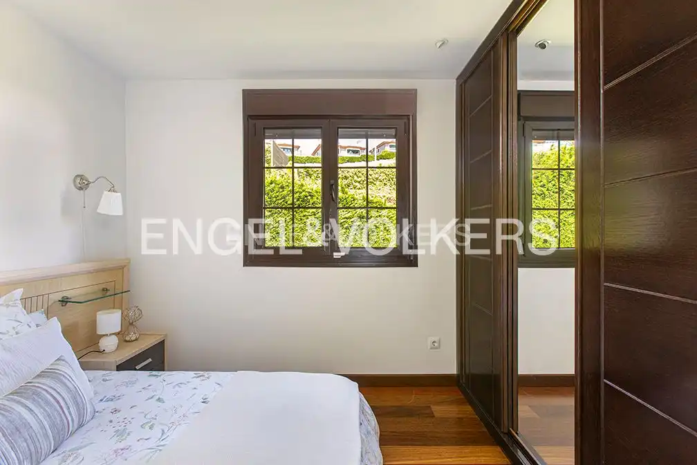 Habitación de Casa o chalet en venta en Gijón  con Calefacción, Jardín privado y Terraza