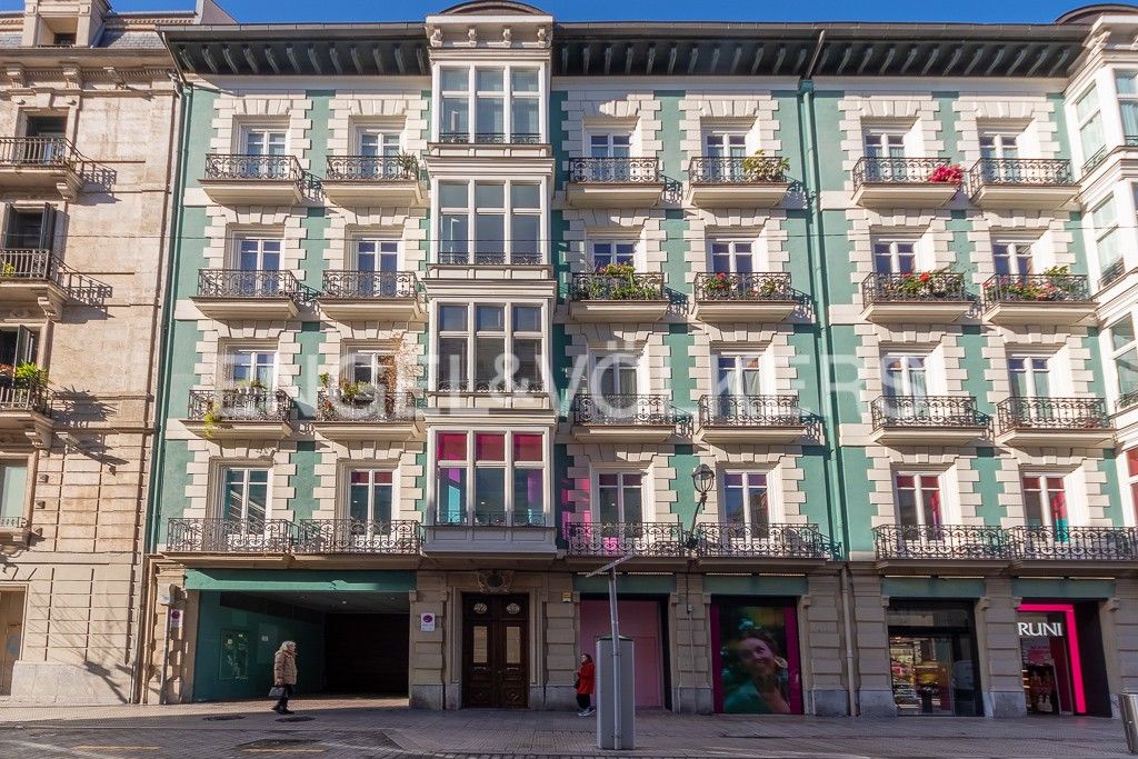 Exterior view of Duplex for sale in Bilbao   with Air Conditioner, Heating and Parquet flooring