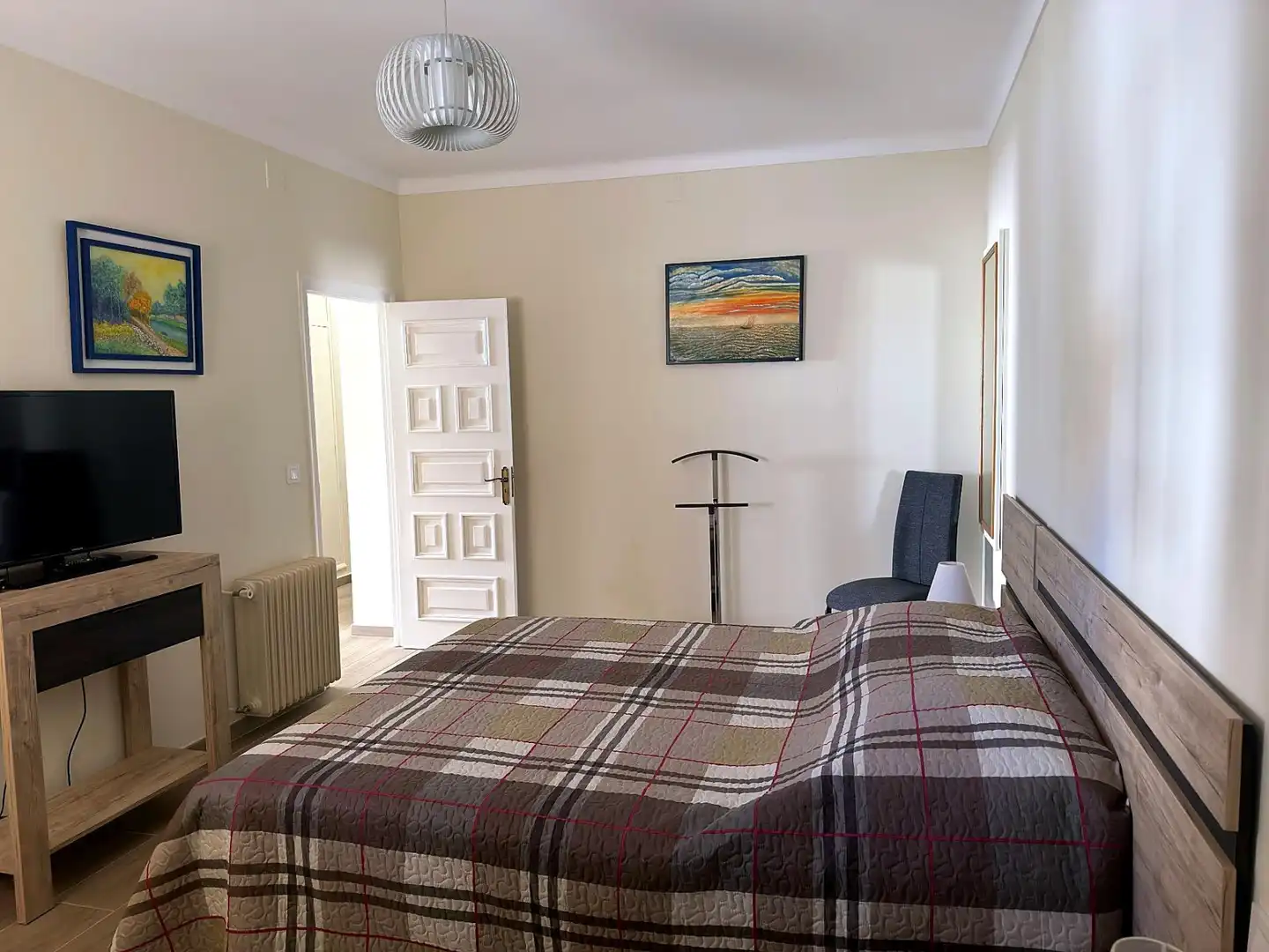 Dormitori de Apartament en venda en Figueres amb Aire condicionat, Terrassa i Moblat