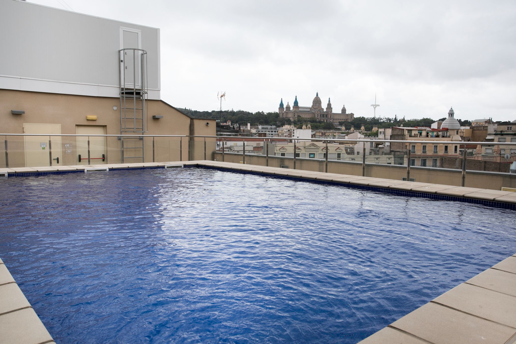 Piscina de Estudi en venda en  Barcelona Capital amb Aire condicionat