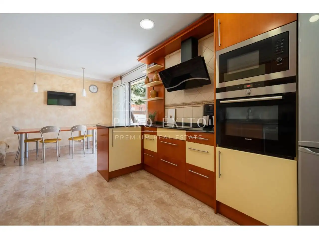 Cocina de Casa o chalet en venta en El Pla de Santa Maria con Aire acondicionado, Jardín privado y Terraza