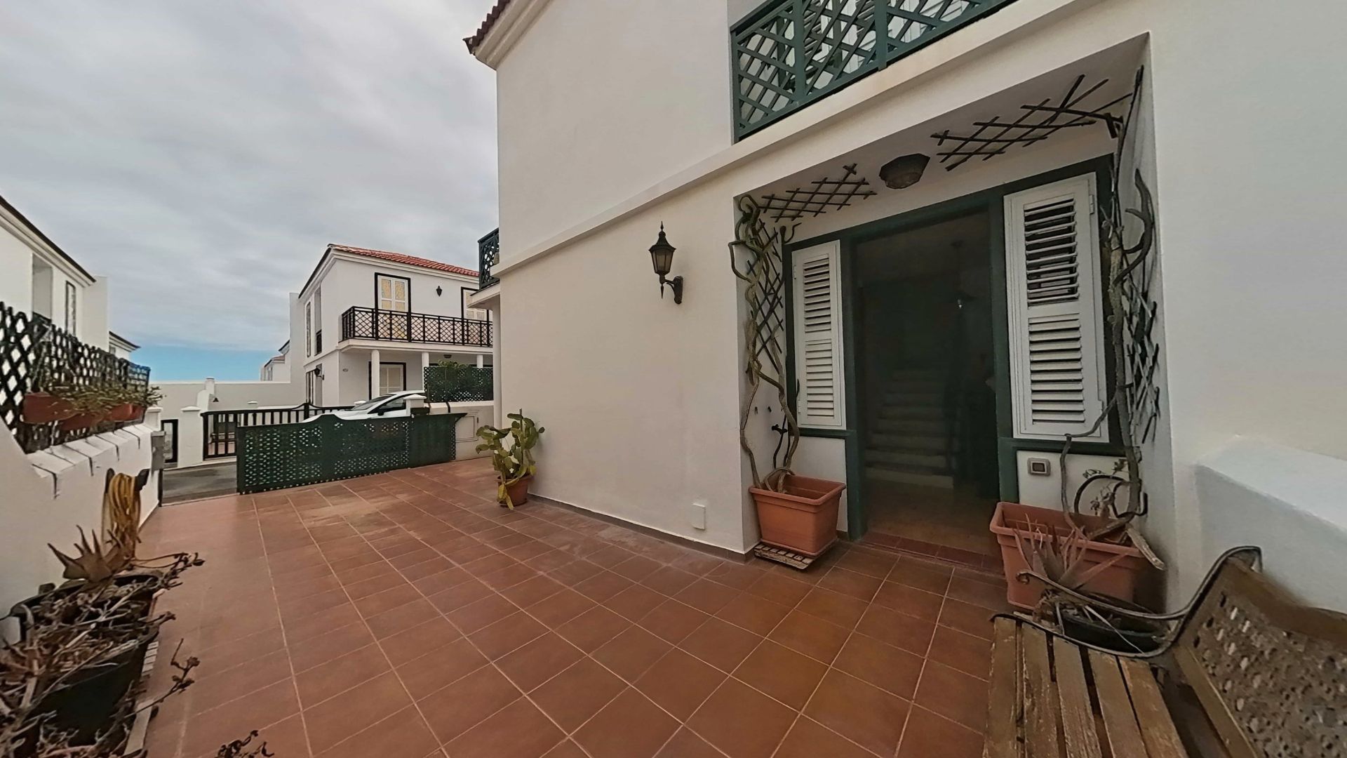 Vista exterior de Casa adosada en venda en Arico amb Terrassa, Moblat i Forn