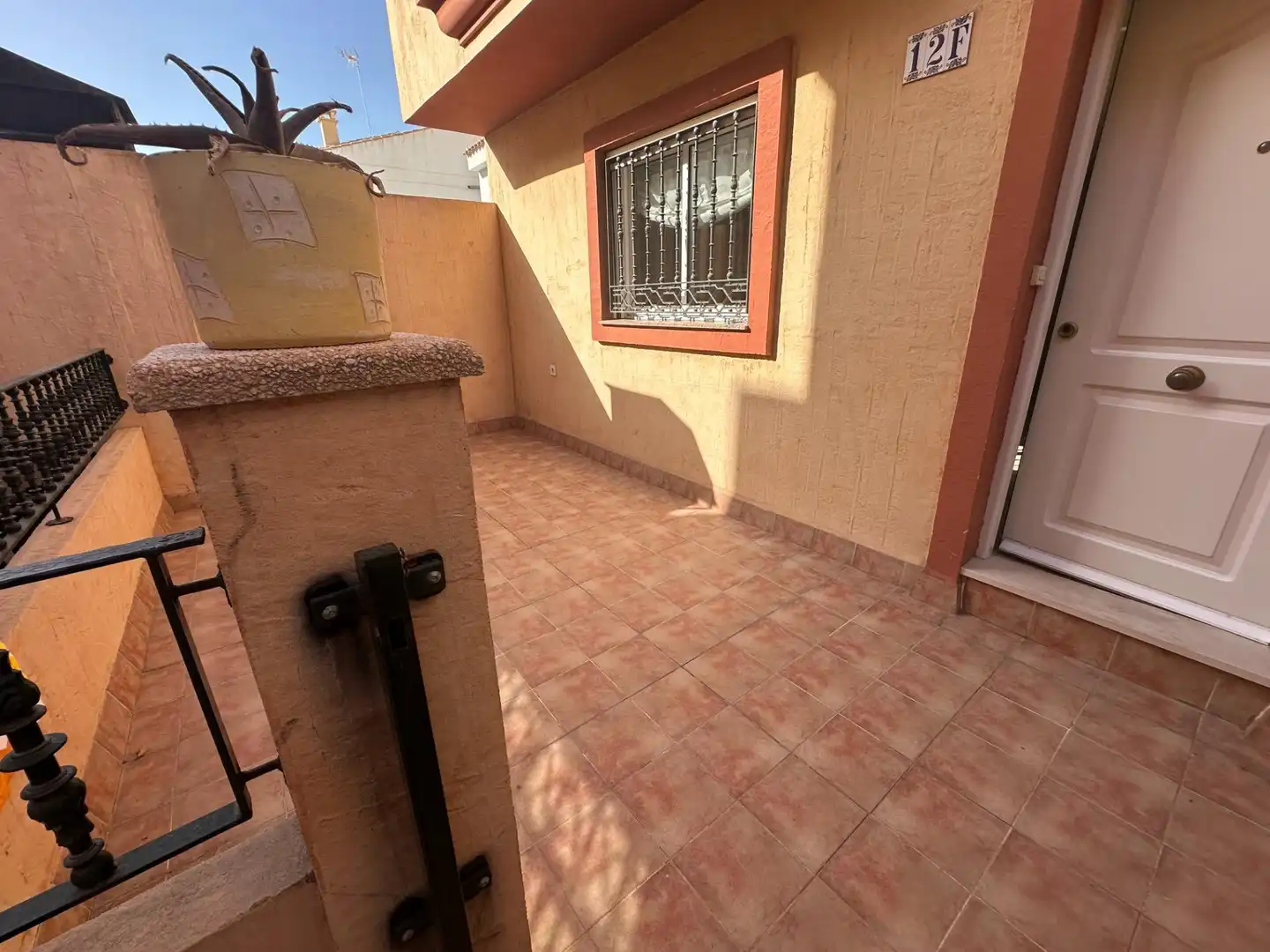 Adosado con piscina en venta en Calle Salvador Dalí
