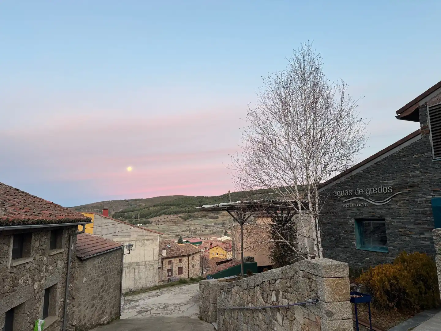 Exterior view of Buildings for sale in Hoyos del Espino