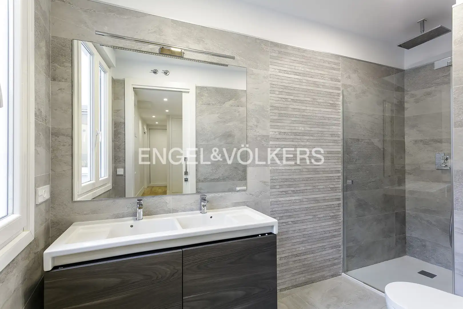 Baño de Piso de alquiler en Bilbao  con Aire acondicionado, Calefacción y Balcón
