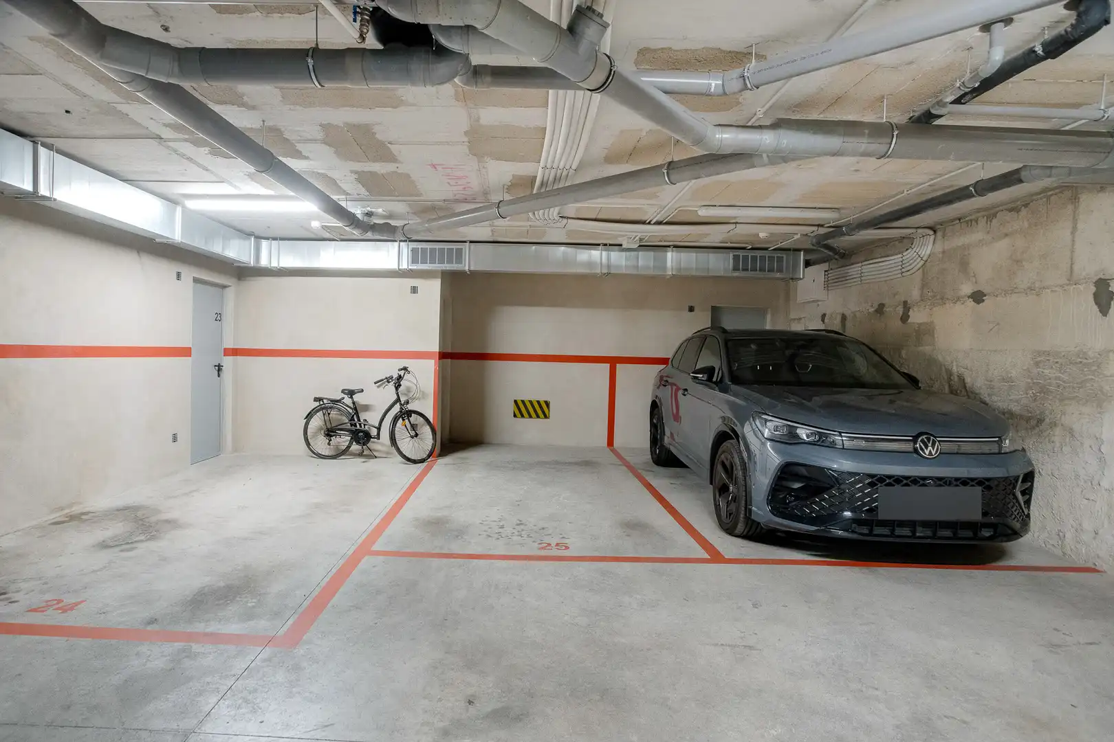 Parking of Flat for sale in Badalona  with Heating, Swimming Pool and Balcony