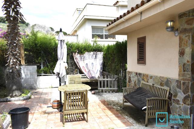 Casa adosada en Venta en Carrer els Vessants en Tiana