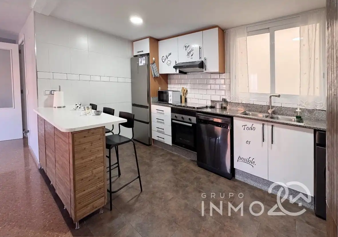 Kitchen of Flat for sale in Plaza Xúquer