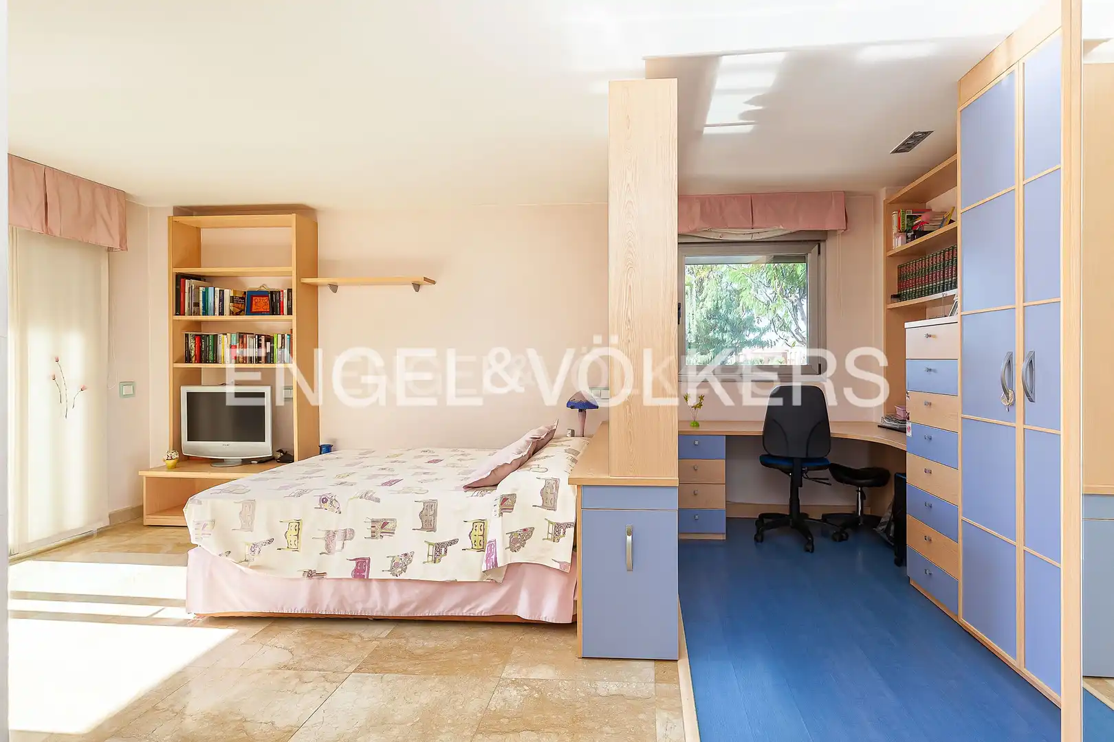 Habitación de Casa o chalet en venta en Azuqueca de Henares con Aire acondicionado, Calefacción y Jardín privado