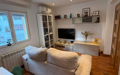 Living room of Flat for sale in  Madrid Capital  with Air Conditioner and Heating