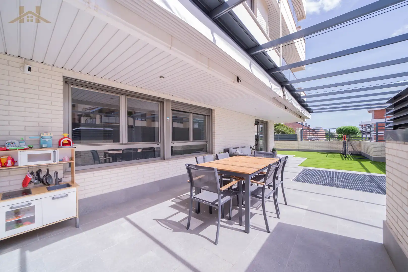 Terraza de Planta baja en venta en Boadilla del Monte con Aire acondicionado, Calefacción y Jardín privado