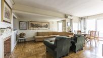 Living room of Apartment for sale in  Madrid Capital  with Air Conditioner, Heating and Parquet flooring