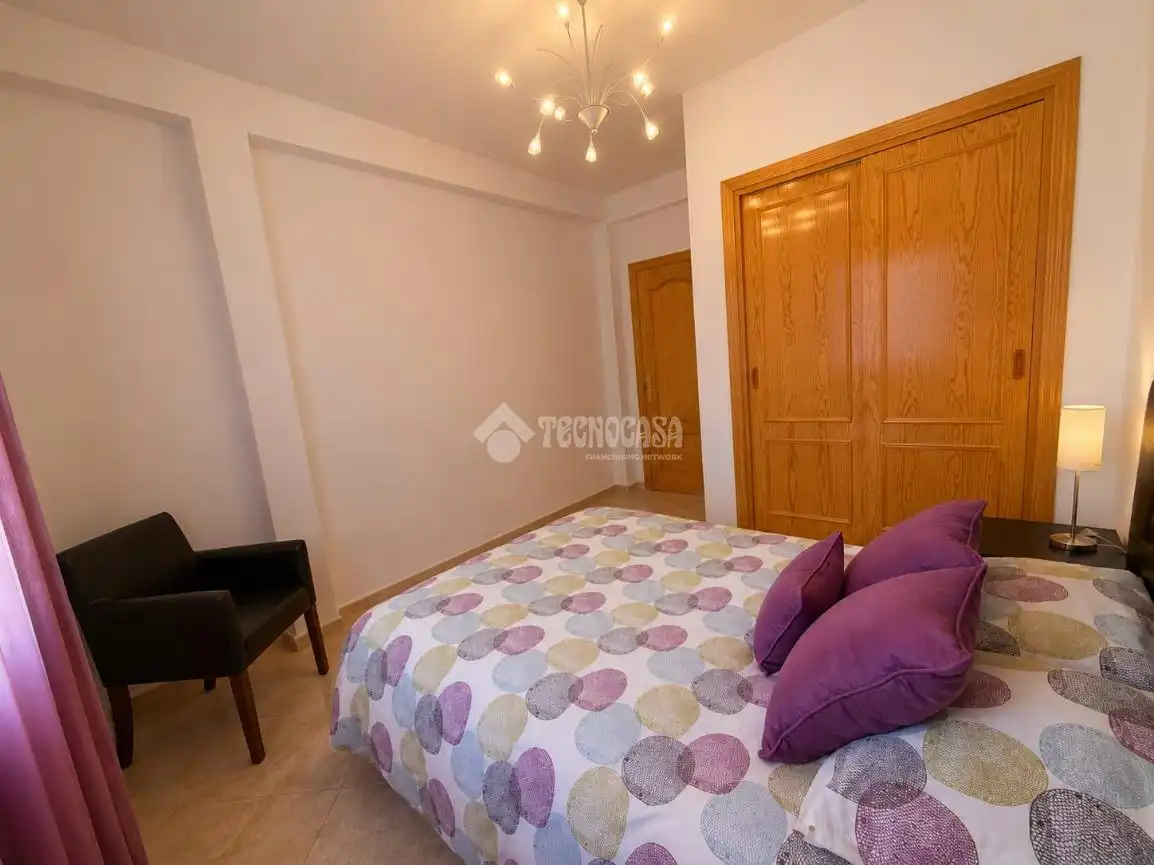 Habitación de Casa o chalet en venta en Carranque con Aire acondicionado, Parquet y Terraza
