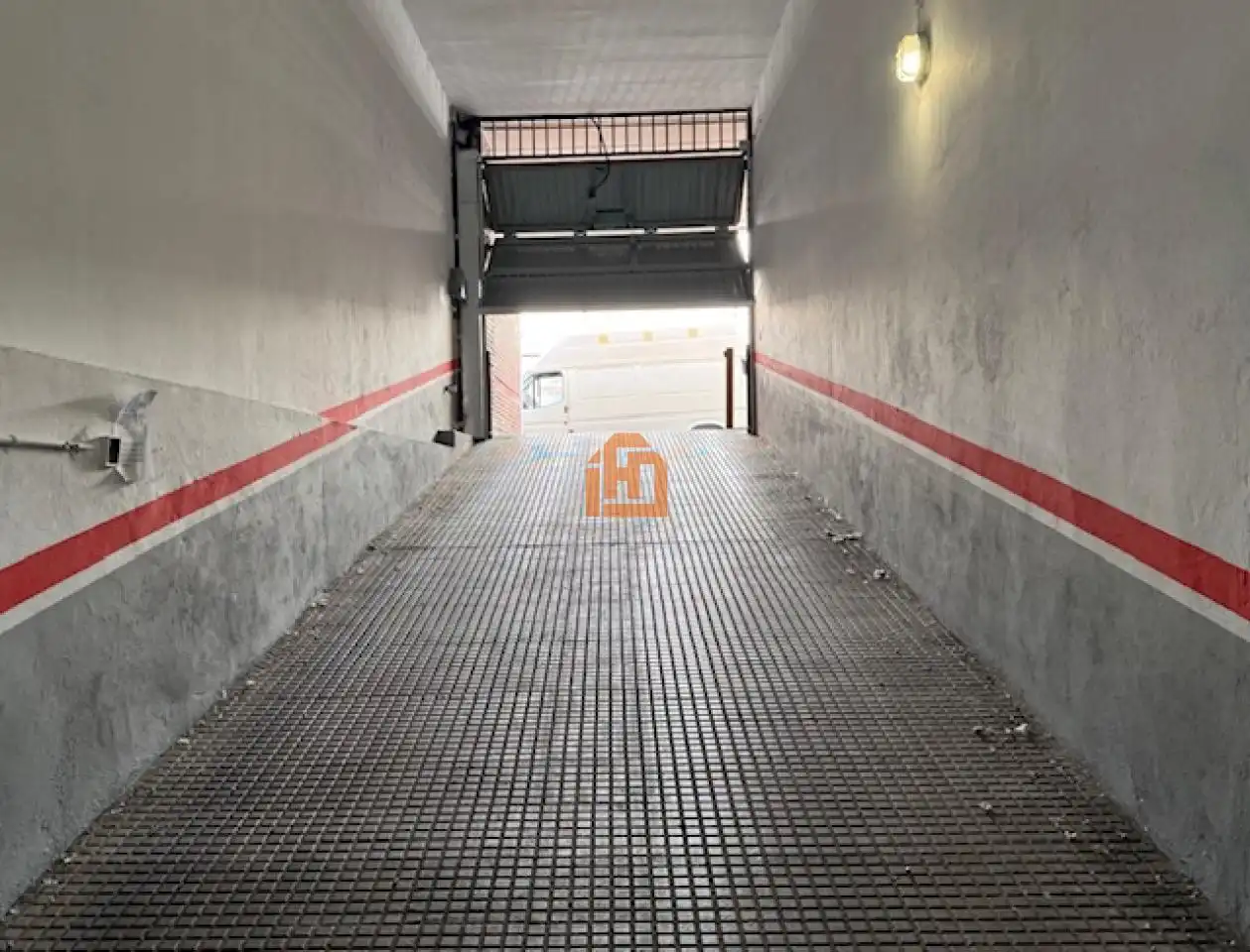 Parking de Apartamento en venta en León Capital  con Calefacción y Parquet