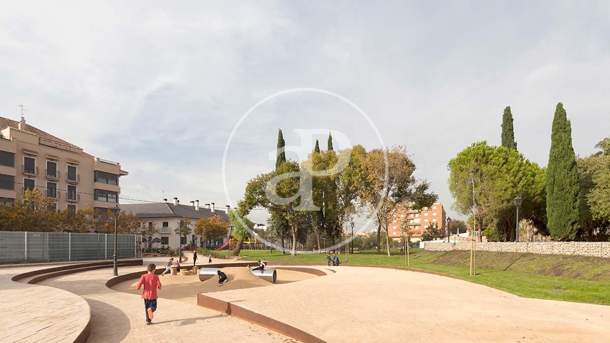 Exterior view of House or chalet for sale in  Valencia Capital  with Heating, Terrace and Furnished