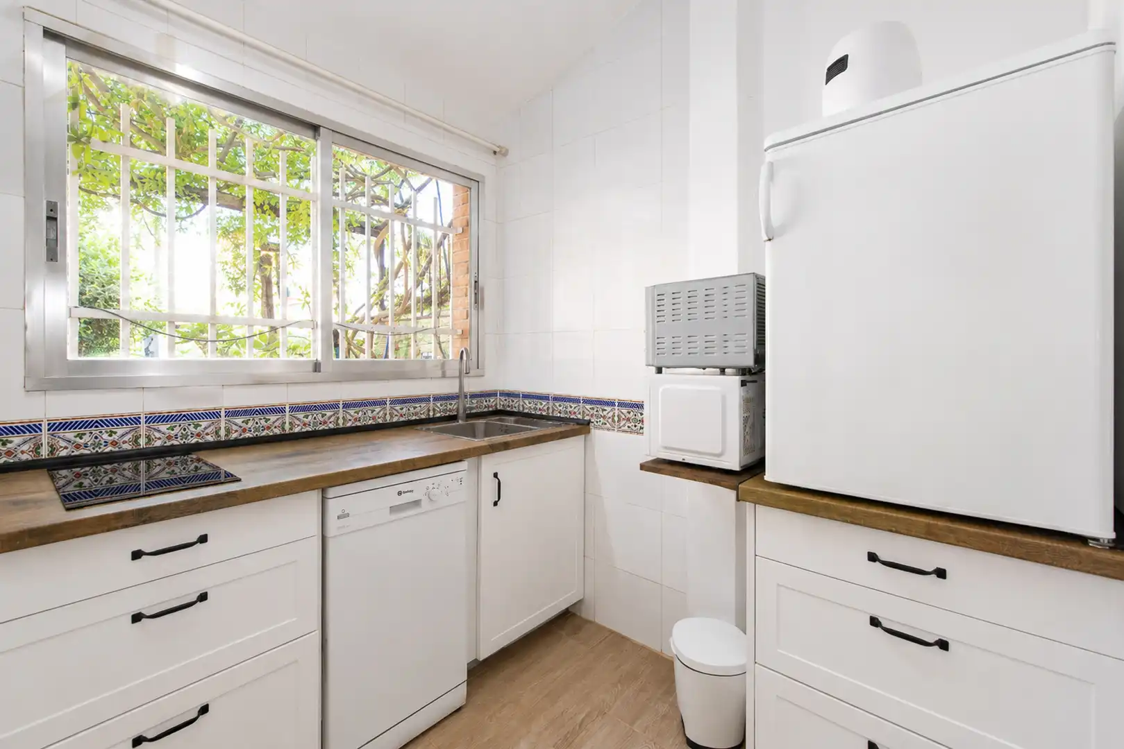 Cocina de Casa adosada en venta en Alcobendas con Aire acondicionado, Calefacción y Jardín privado