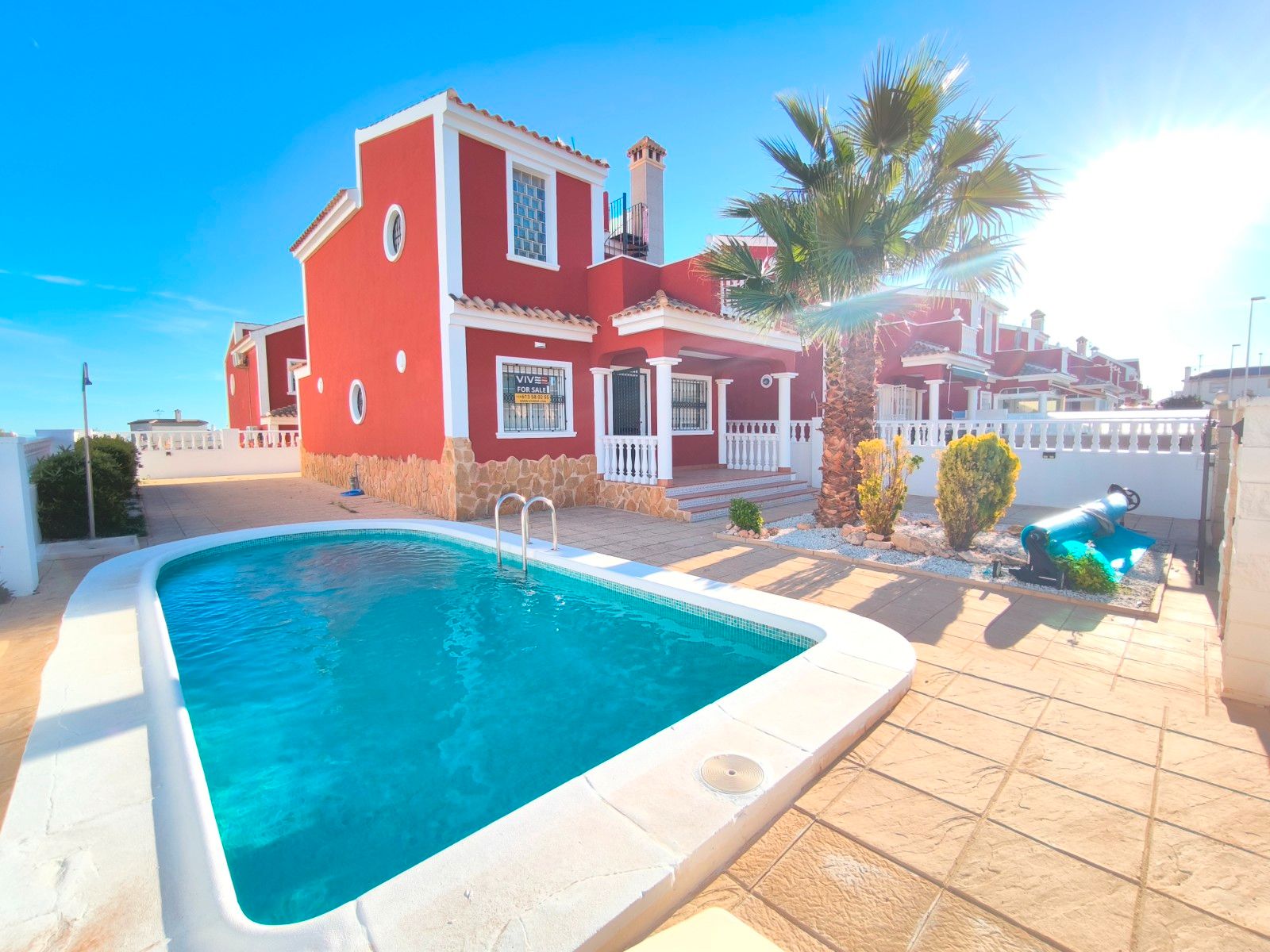 Vista exterior de Casa o xalet en venda en Orihuela amb Terrassa i Piscina