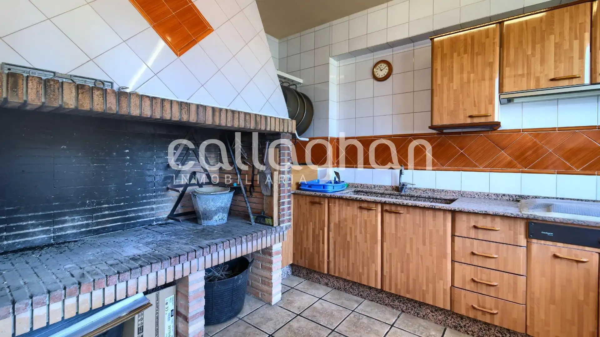 Cuina de Casa o xalet en venda en Torrent amb Aire condicionat, Calefacció i Jardí privat