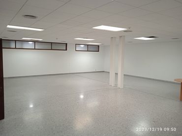 Oficina amb ascensor de lloguer a Avinguda de Sant Julià 1