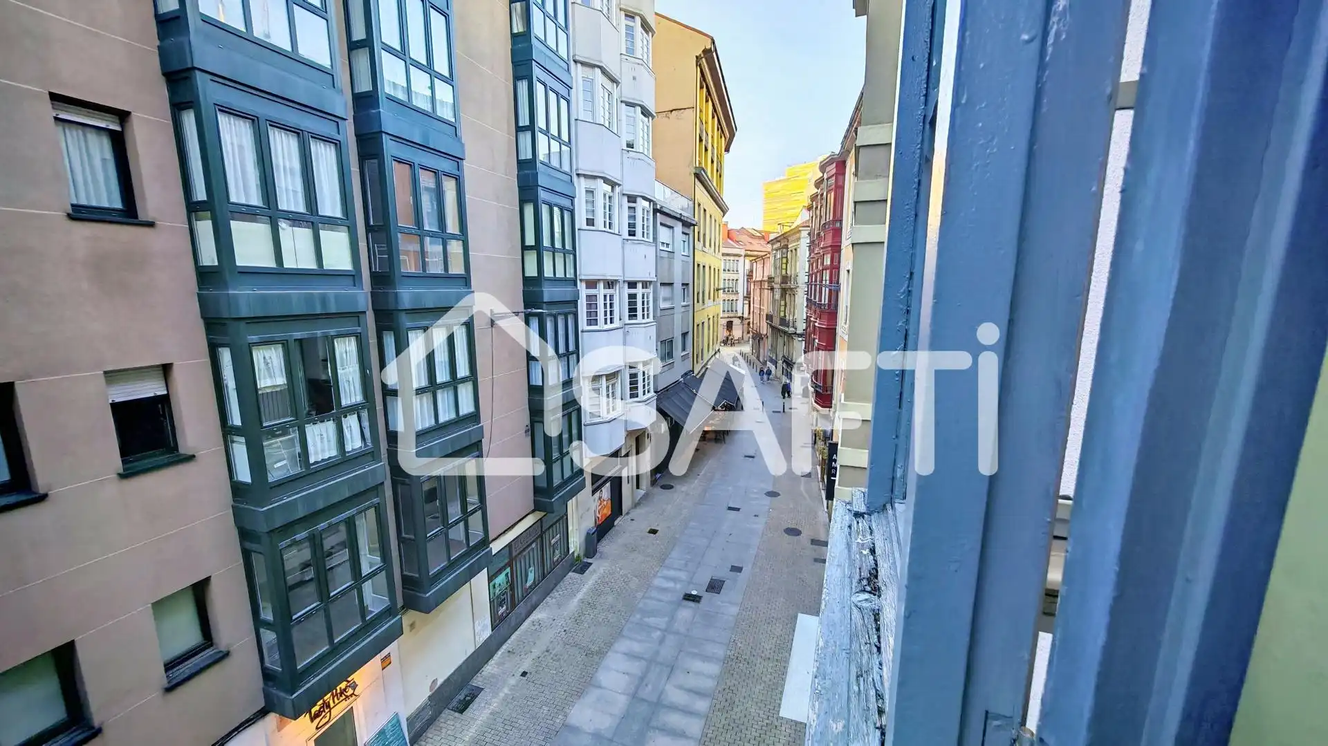 Vista exterior de Pis en venda en Gijón  amb Balcó