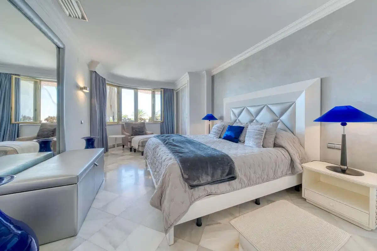 Dormitori de Apartament en venda en Marbella amb Aire condicionat, Terrassa i Traster