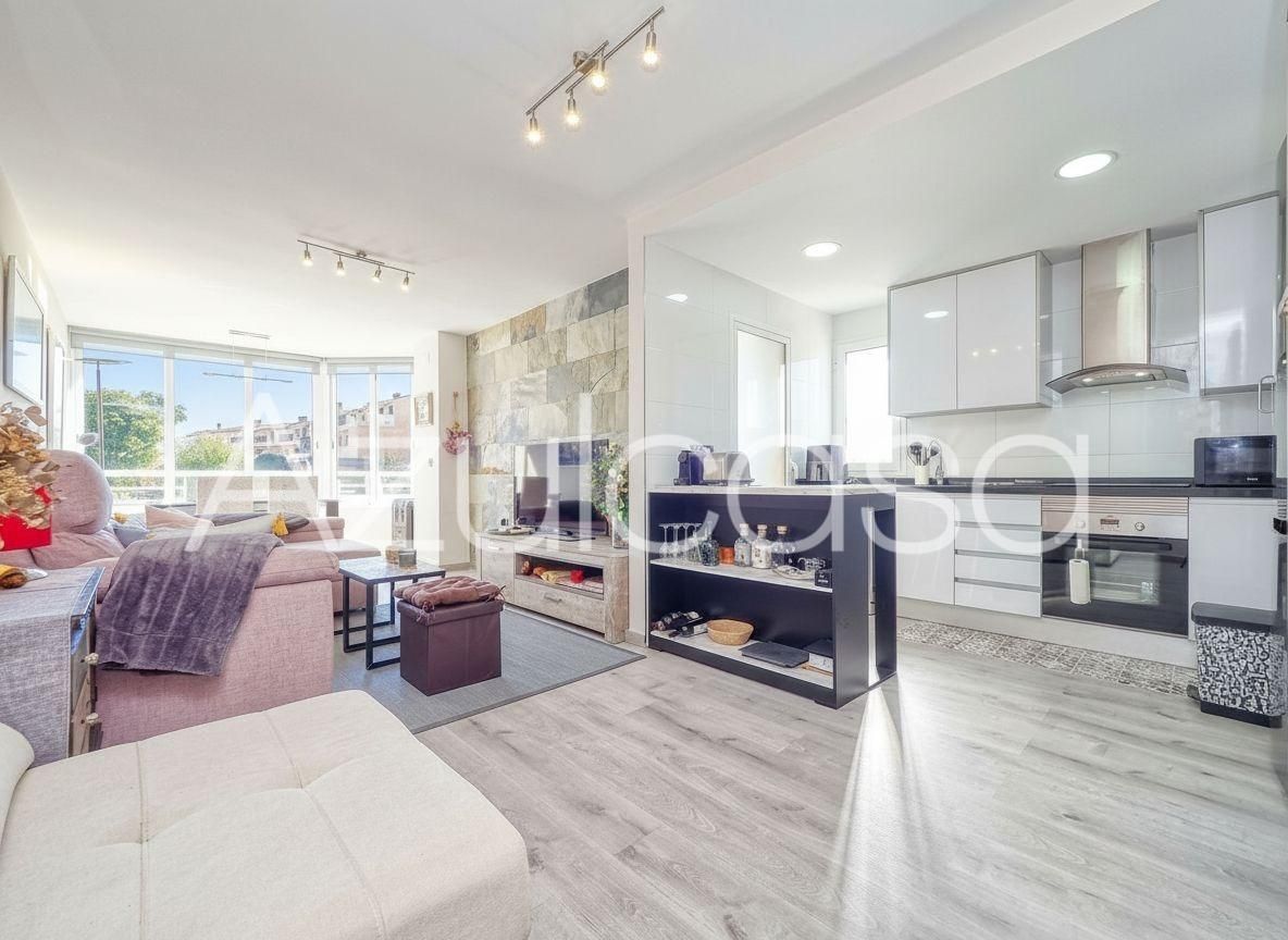 Living room of Flat for sale in Alicante / Alacant  with Air Conditioner, Storage room and Furnished