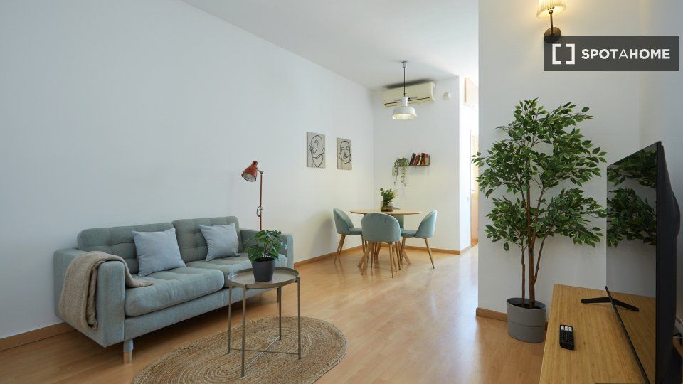 Sala de estar de Piso de alquiler en  Barcelona Capital con Aire acondicionado, Calefacción y Amueblado