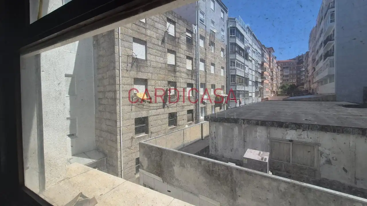 Vista exterior de Pis en venda en Vigo  amb Calefacció i Moblat