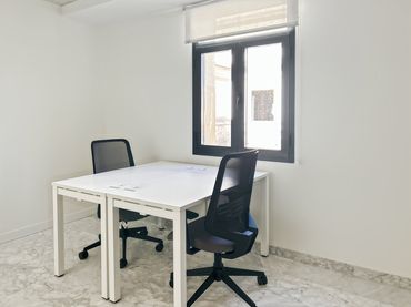 Bureau avec ascenseur à louer à Calle Granada 1 1
