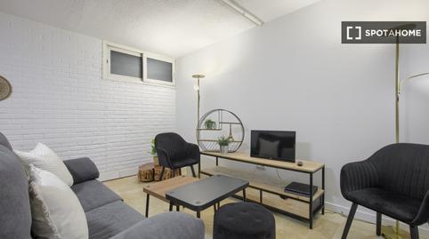 Photo 3 of Flat to share in Conde Orgaz - Piovera, Madrid