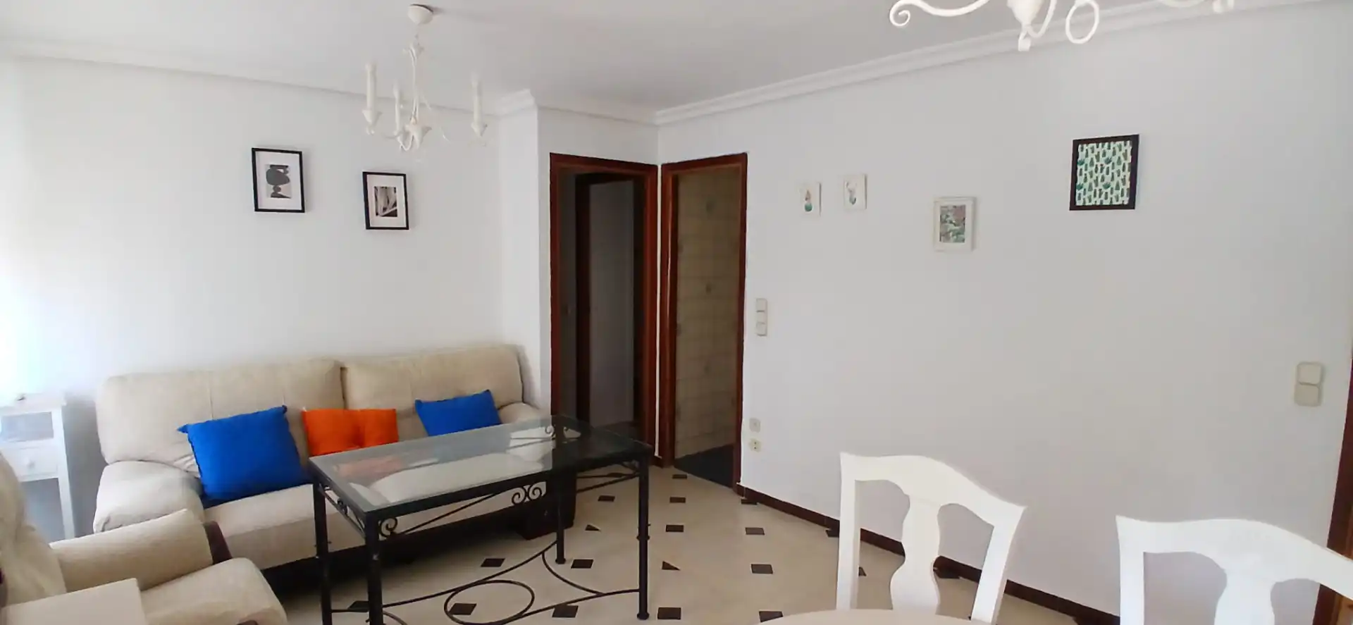 Living room of Flat for rent in Sevilla  with Air Conditioner, Furnished and Oven