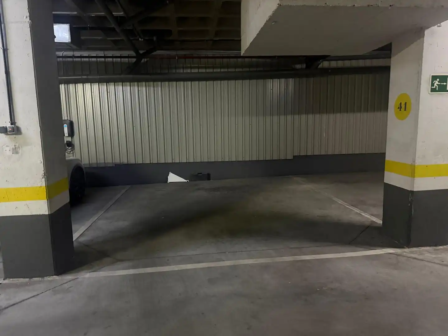 Parking de Ático de alquiler en Madrid con Aire acondicionado, Calefacción y Jardín privado