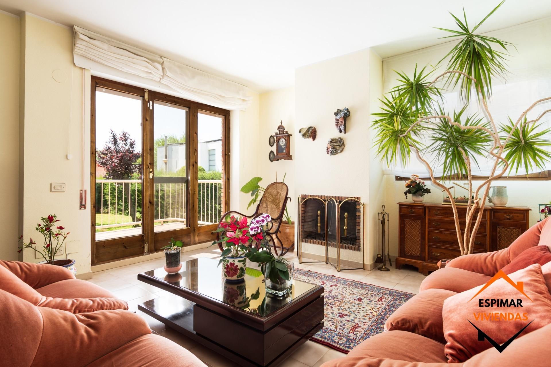 House or chalet for sale in Calle Calle de la Peña Oroel, 20