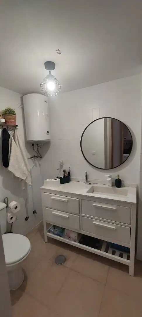 Badezimmer von Wohnung zum Verkauf in Benidorm mit Klimaanlage, Möbliert und Waschmaschine
