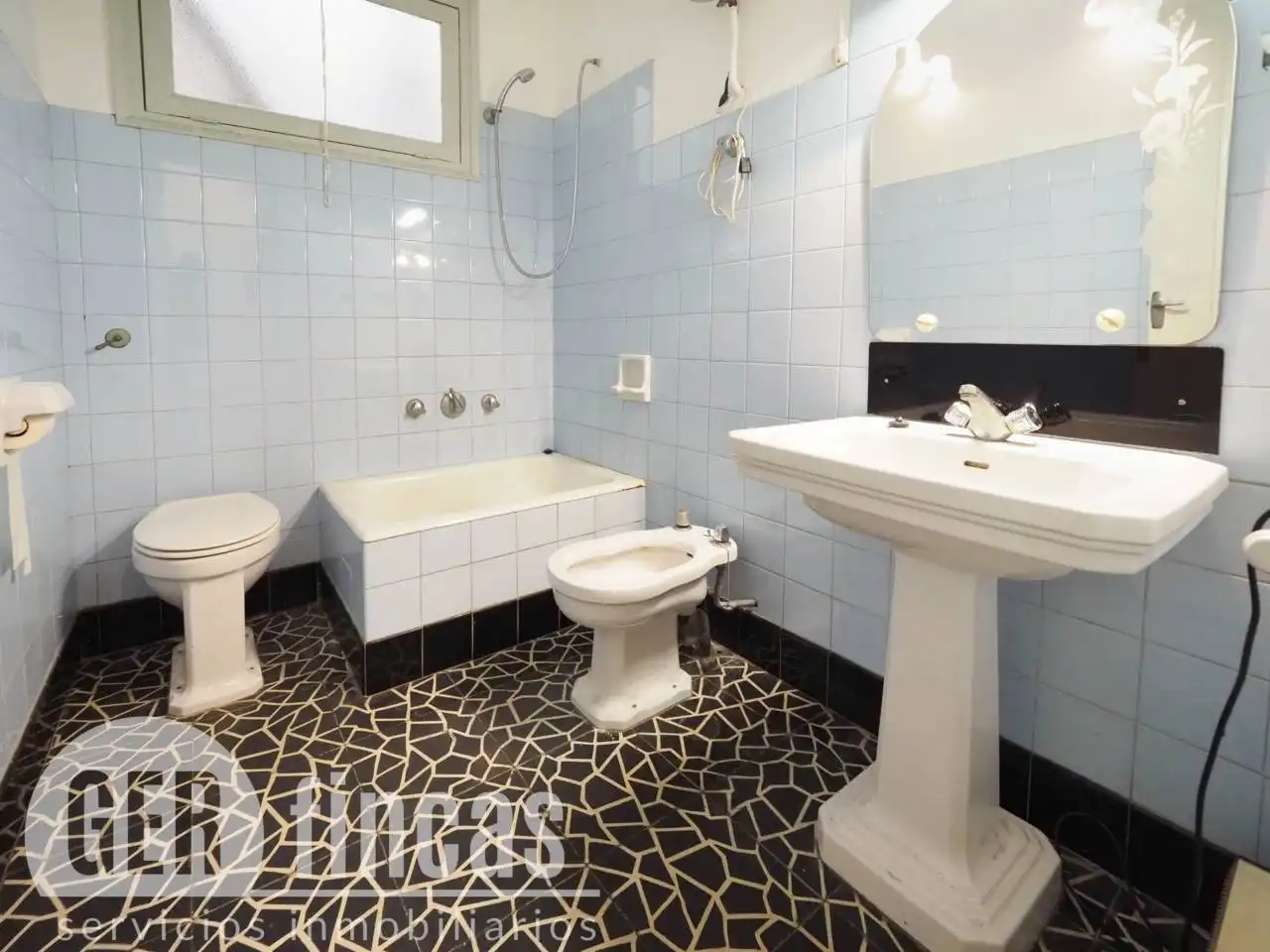 Baño de Piso en venta en Terrassa con Terraza
