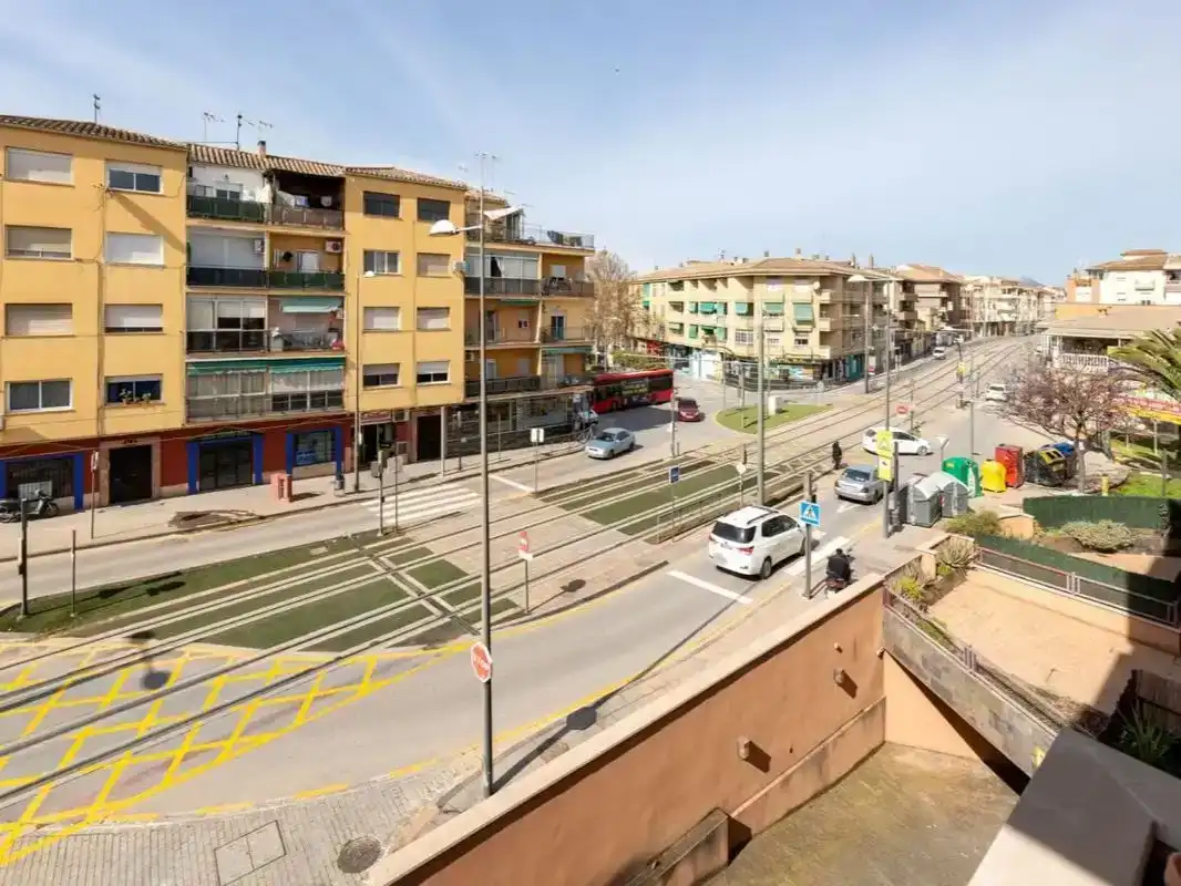 Vista exterior de Pis en venda en Granada amb Aire condicionat, Traster i Piscina
